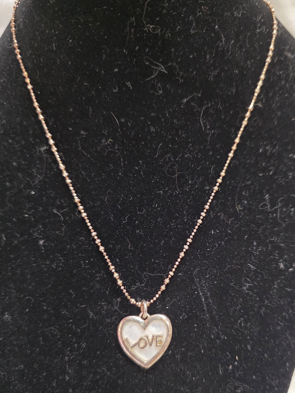 Mother of Pearl Rose .925 sterling silver, LOVE Heart Necklace with White Inlay - Picture 3 of 10